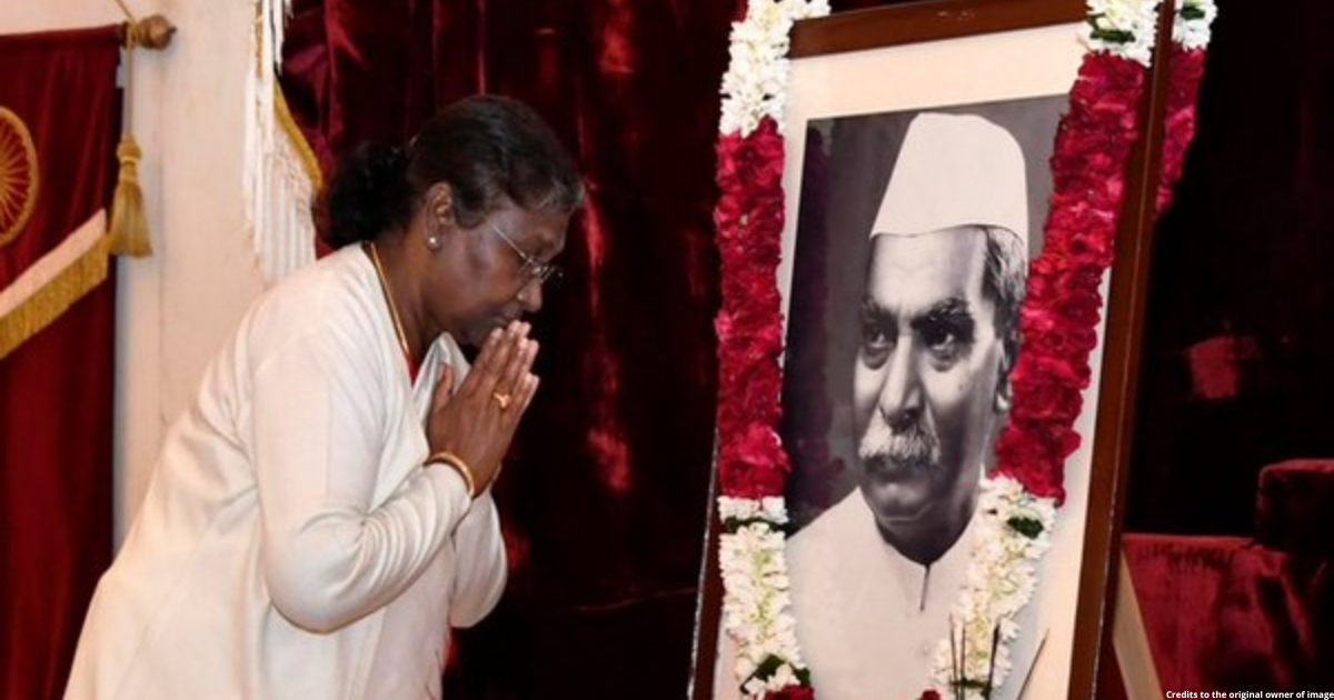 President Murmu pays floral tributes to Dr Rajendra Prasad on his birth anniversary